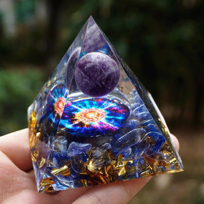 Crystal Gravel Resin Pyramid – 6cm Energy Decor (Epoxy Geometric Craft)